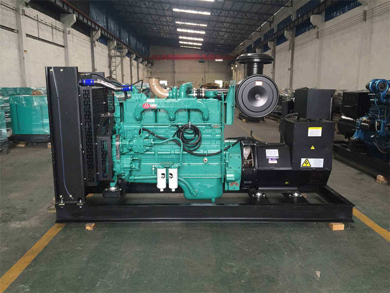 景泰如何判断一个电压表是否具有自动量程切换功能？