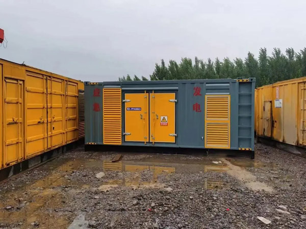 景泰柴油发电机如何判断干式空气滤清器是否需要更换？