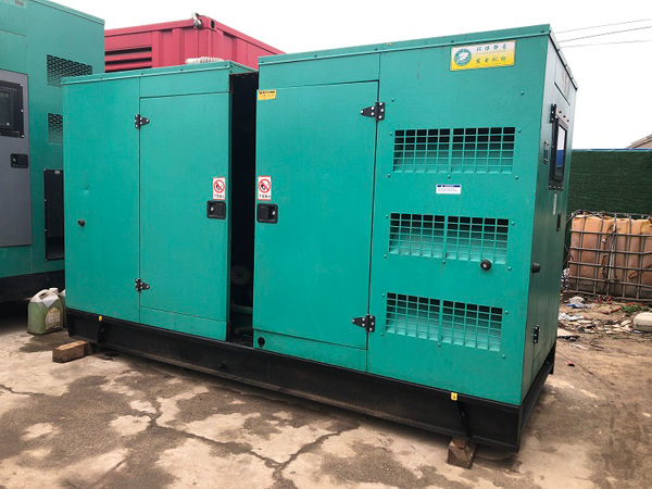 景泰怎样合理控制磷酸铁锂蓄电池的充放电倍率以延长其使用寿命？